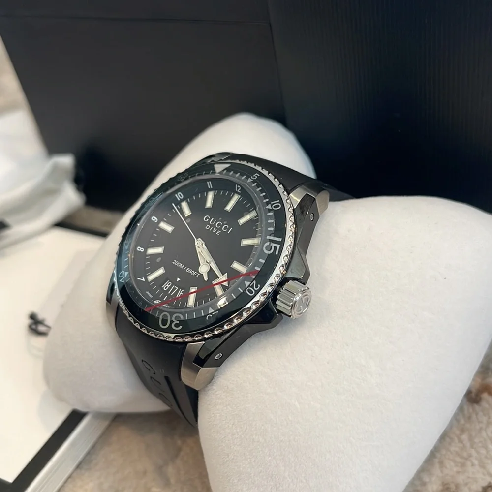 NWT GUCCI DIVE XL 45MM QUARTZ WATCH
